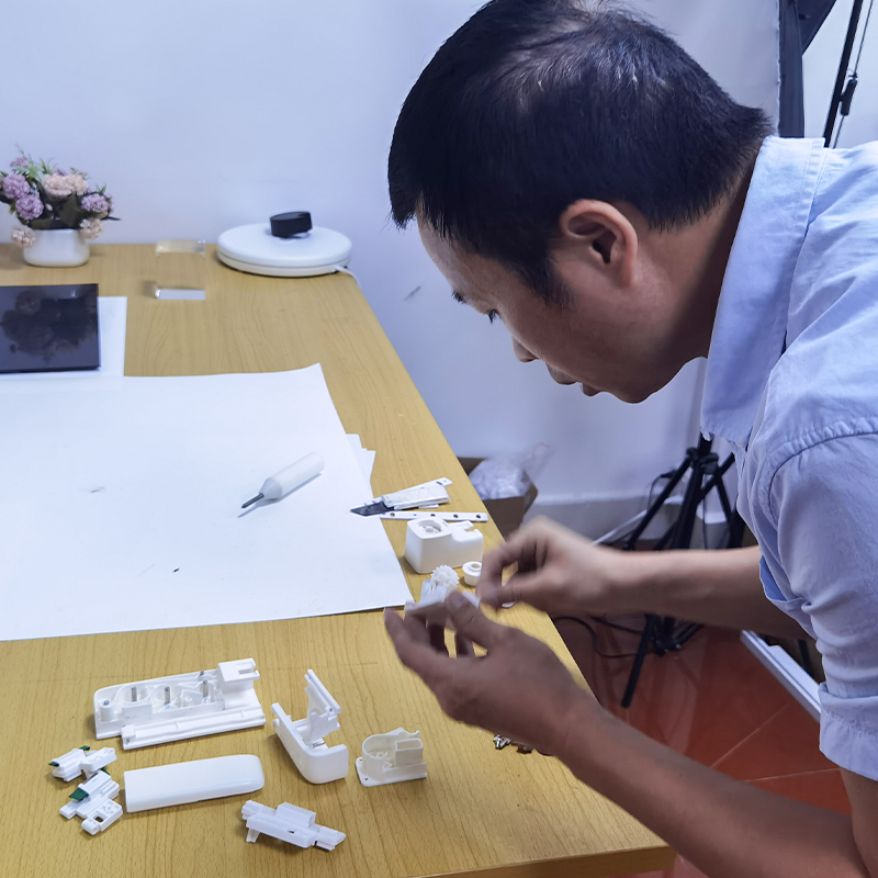 窗簾軌道塑膠零件注塑模具加工廠家